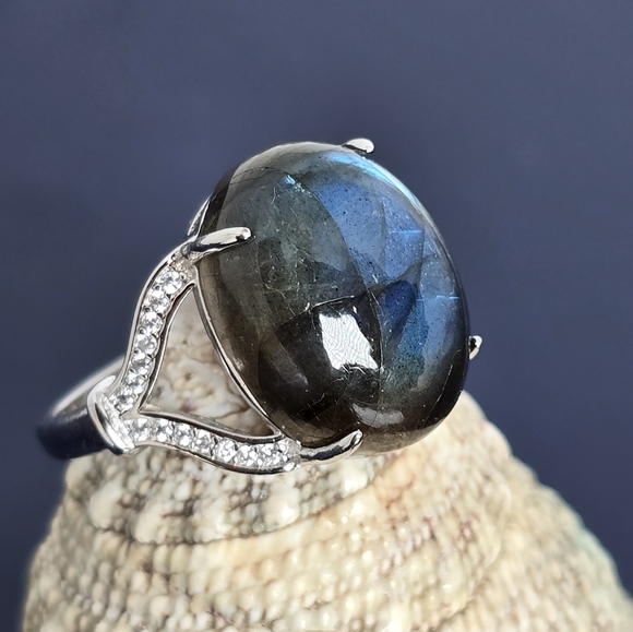 Natural Oval Labradorite & CZ 925 Sterling Silver Ring. - Picture 3 of 8